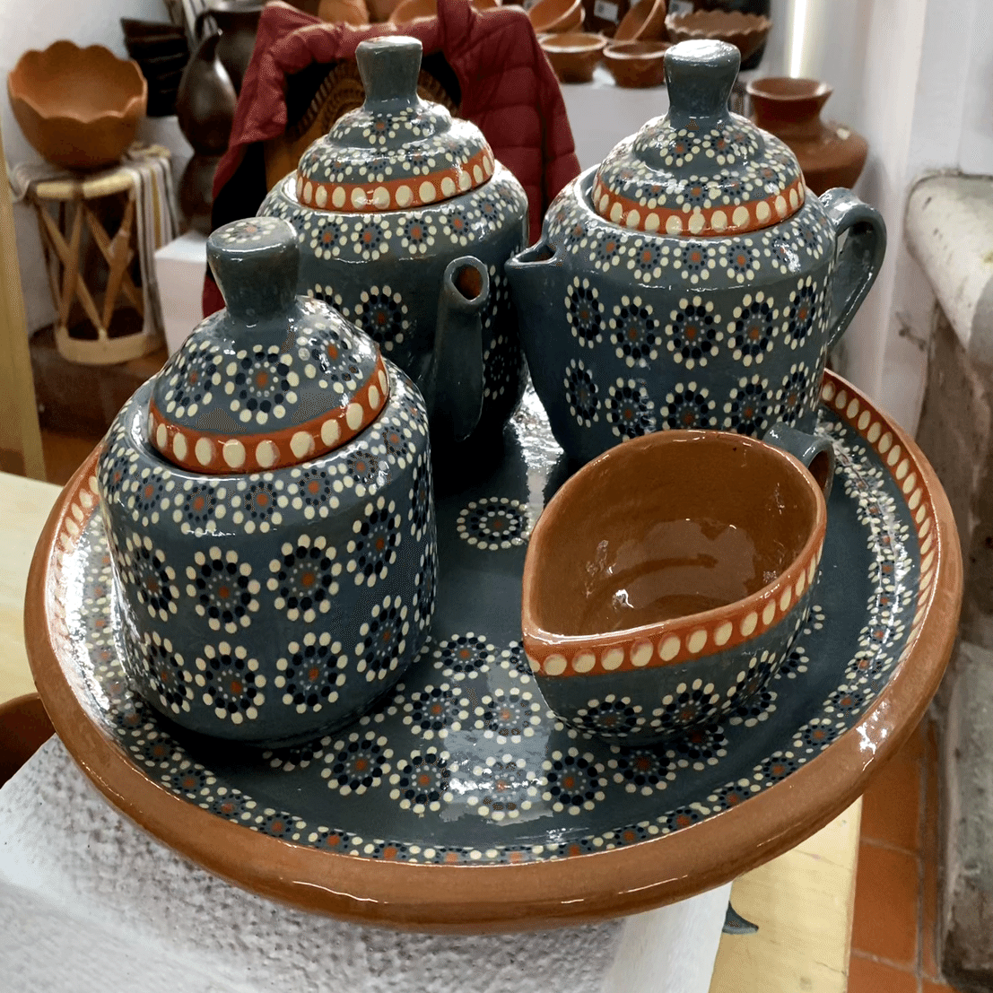 ミチョアカン、モレリアの小さな村カップラの焼き物 #3 点描陶器