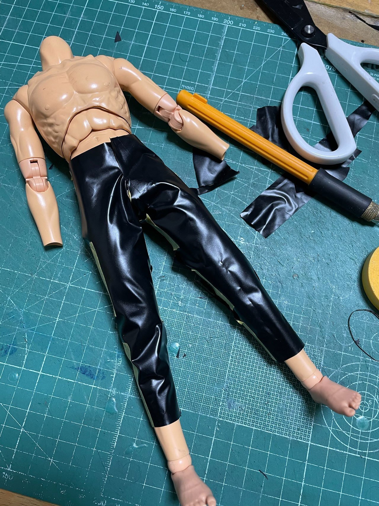 ソフビを使ってアクションフィギュアを作る！｜ビックワンタダシ