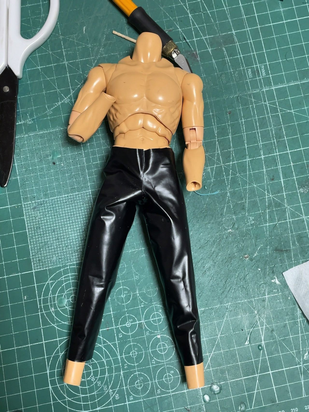 ソフビを使ってアクションフィギュアを作る！｜ビックワンタダシ