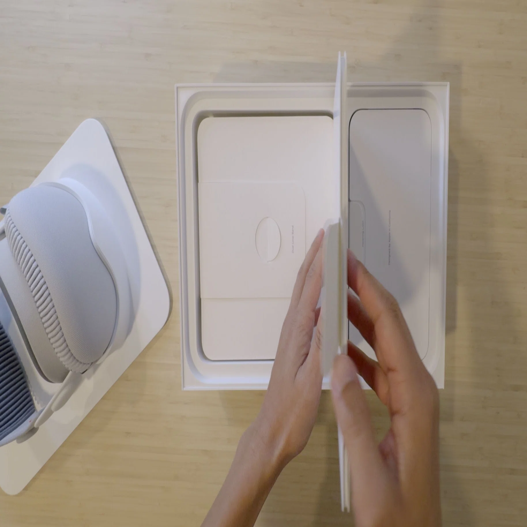 Apple Vision Proの巨大な箱を開封 気になるポイントをチェック｜V 