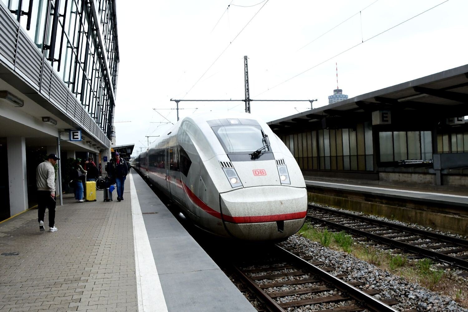 1200px-J24_341_Bf_Angersdorf,