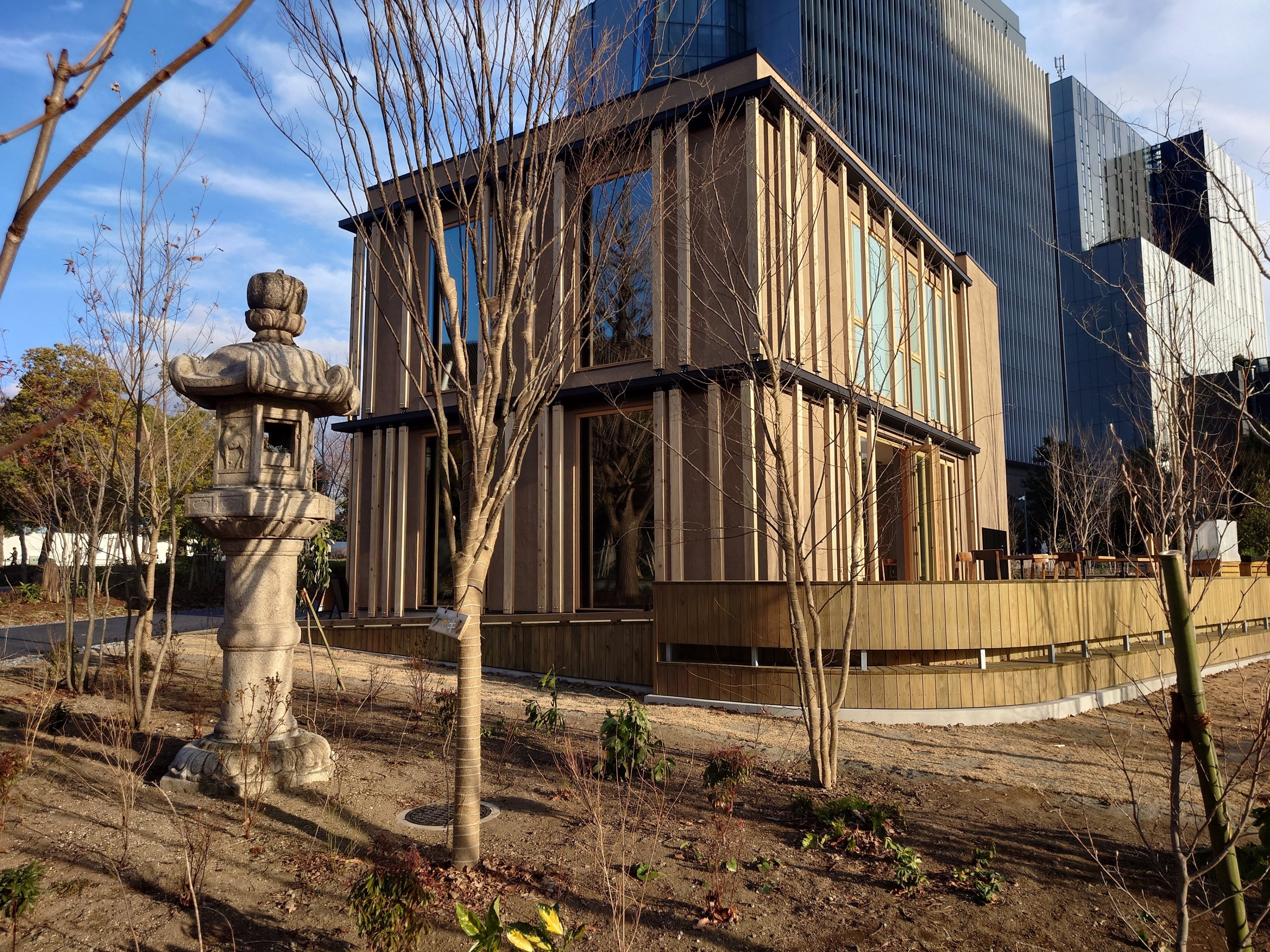 明治公園が出来上がりつつある - 外苑さんぽ｜kzn