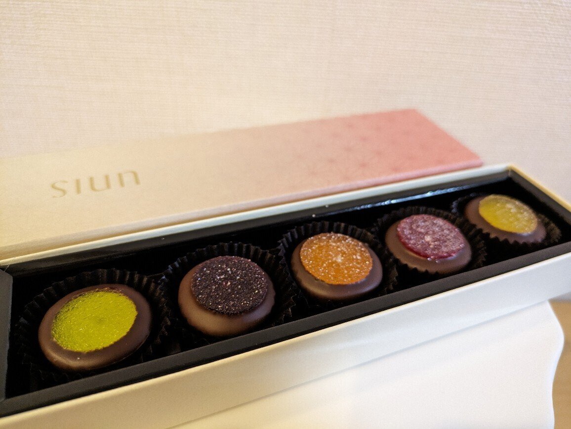 麦チョコ　ショッピングの前に見てね♡ 様 トラノイ ブラウス 白 黒 2点 麦チョコ ショッピングの前に見てね♡ 様 トラノイ ブラウス 白 黒 2