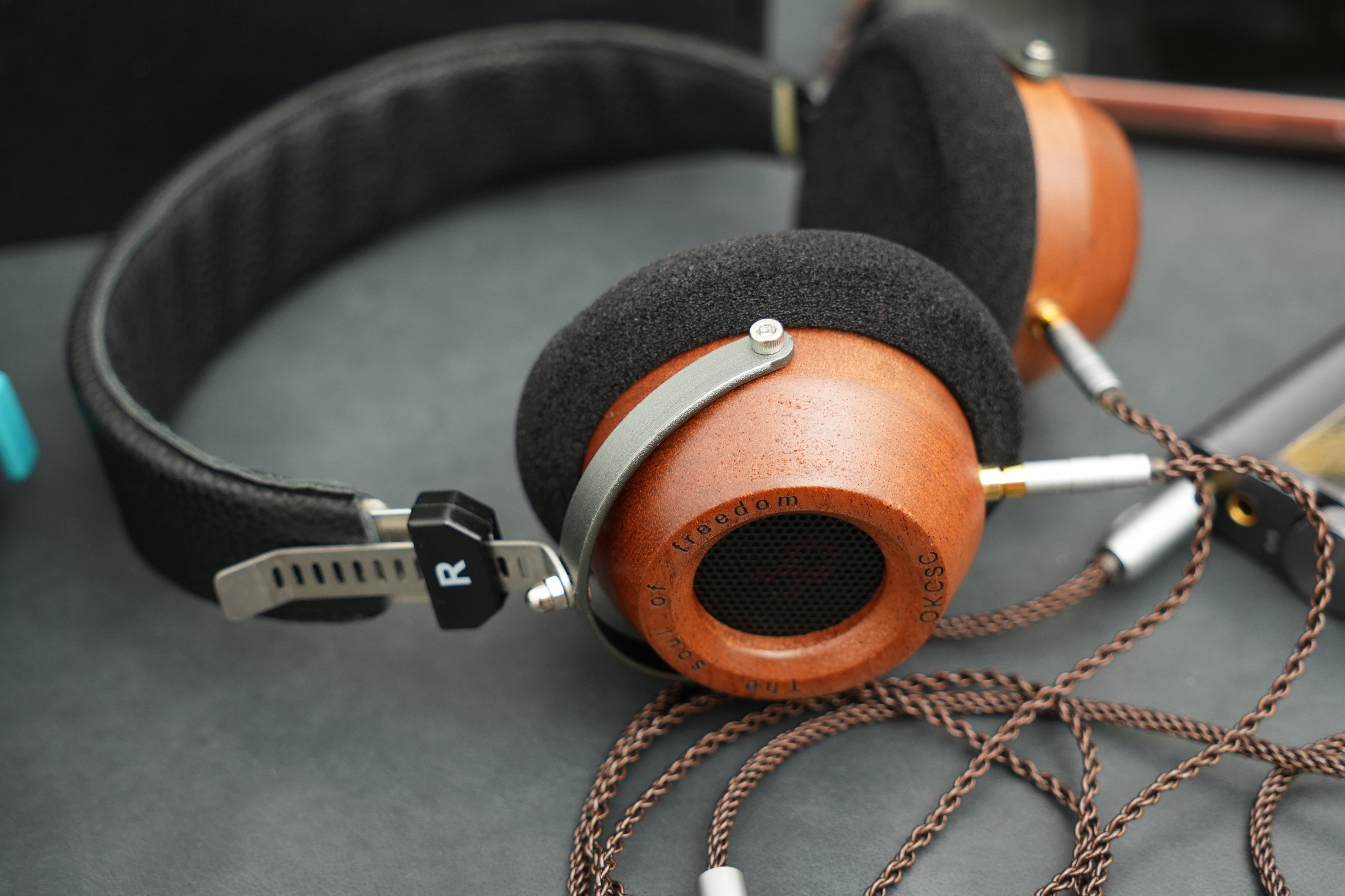 okcsc M1 Pro ヘッドホン 有線 セミオープン型 ウッドハウジング レトロ 40mmドライバーユニット 着脱式ケーブル ステレオ 音・映画 : okcsc M1 Pro ヘッドホン 有線 セミオープン型 ウッド