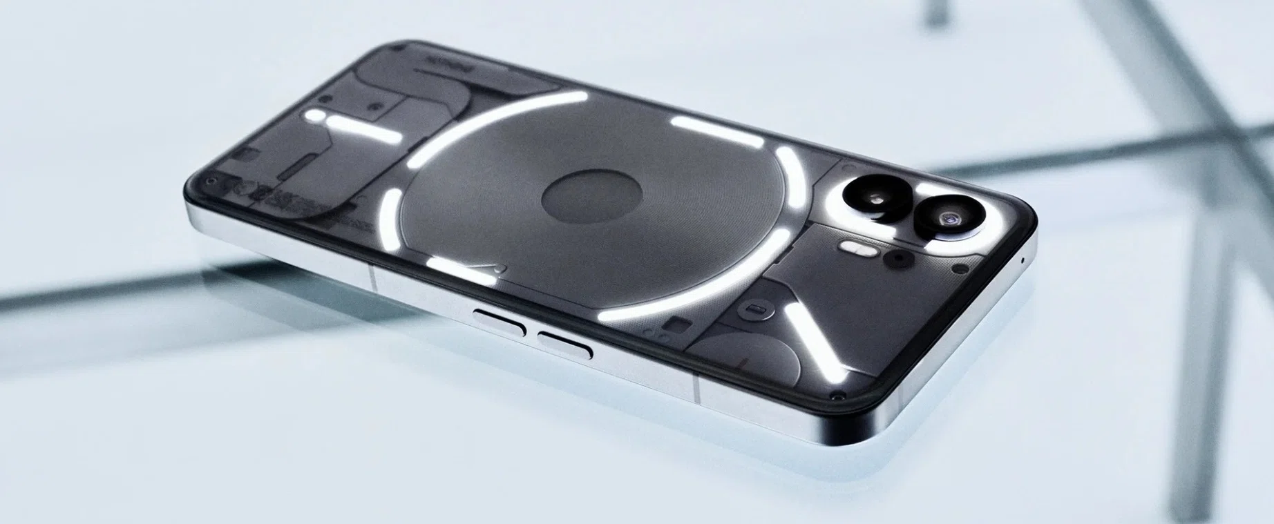 普通」に満足できないあなたの為のスマホ【Nothing Phone(2)】｜某 