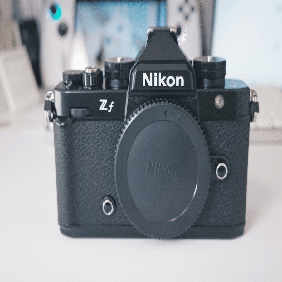 やっと届いたNikonZf/見た目からエモいカメラ｜わちゃ