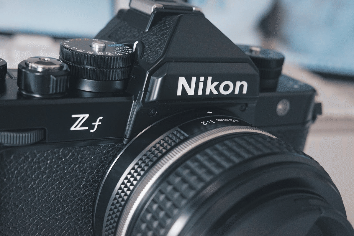 完動品◆美品【レトロなエモい写り】Nikon Us自然な写りの人気レンズセット! フルサイズミラーレス「ニコン Z f」爆誕！ レトロなデザインに