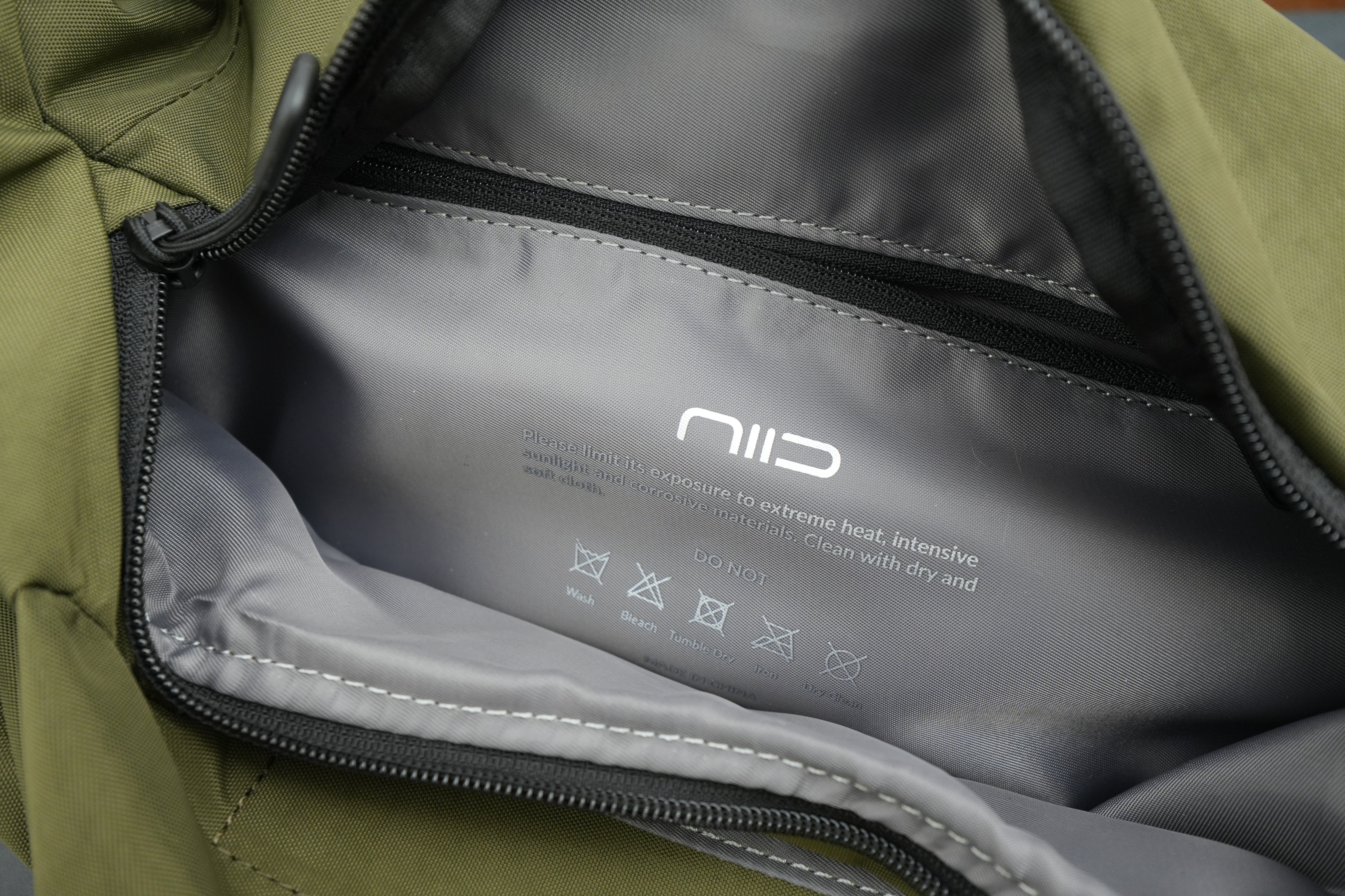 VIA NIID チェストバッグ　ウエストポーチ　ブラック NIID最新作登場！3wayスリングバッグ＆チェストバッグ | VIA-NIID