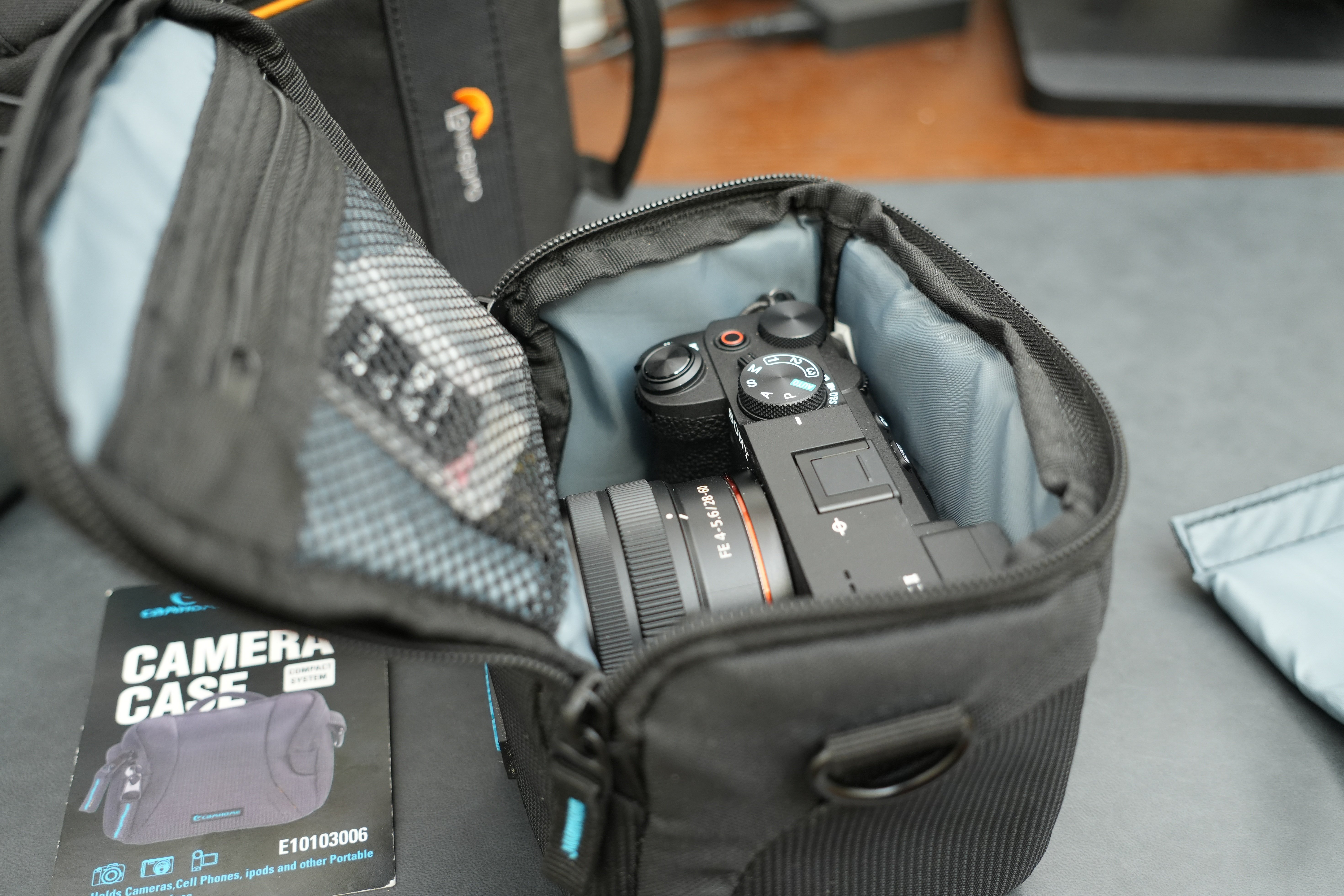 レビュー】SONY α7cIIのレンズキット用のカメラバッグ｜物欲