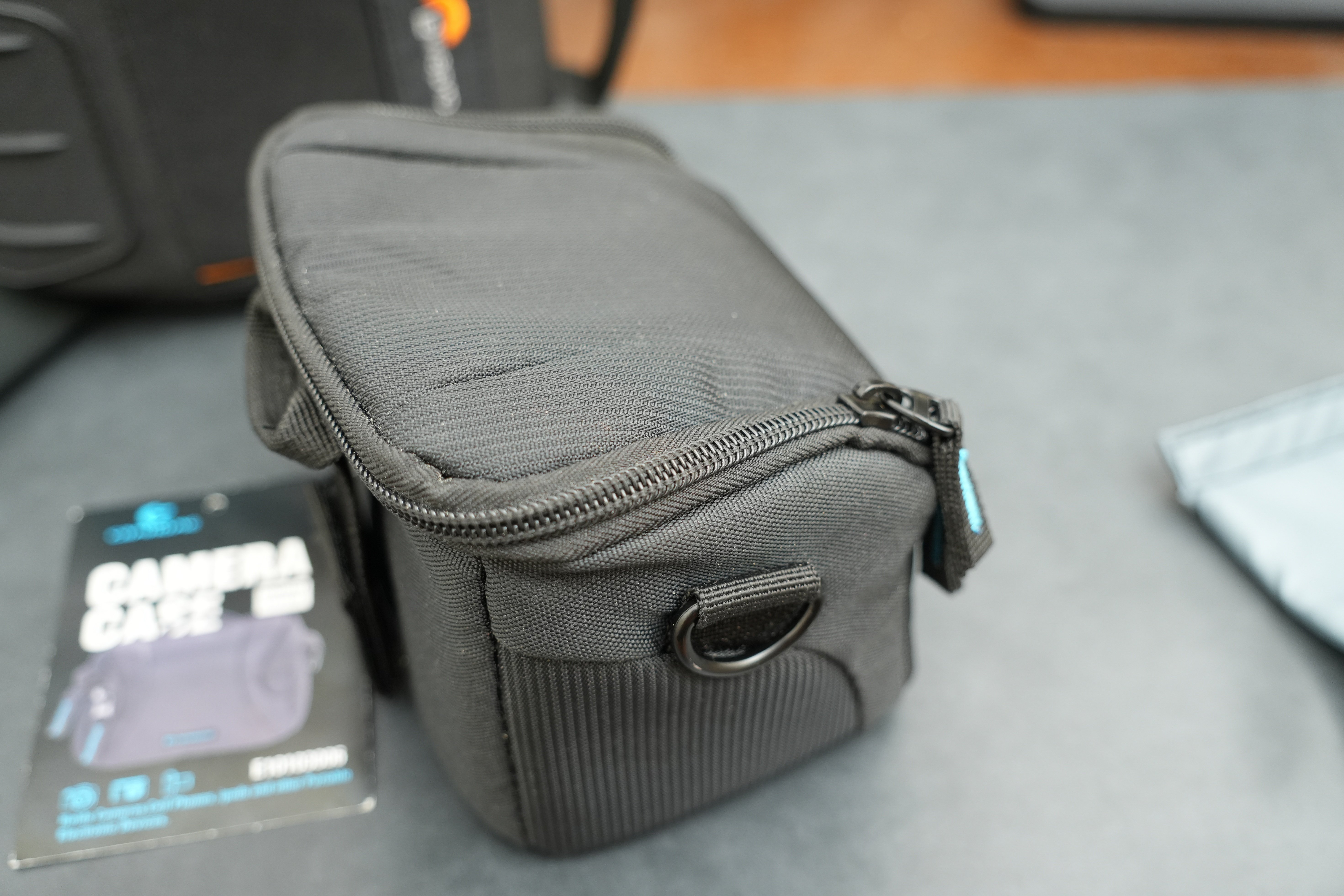 レビュー】SONY α7cIIのレンズキット用のカメラバッグ｜物欲名古屋人