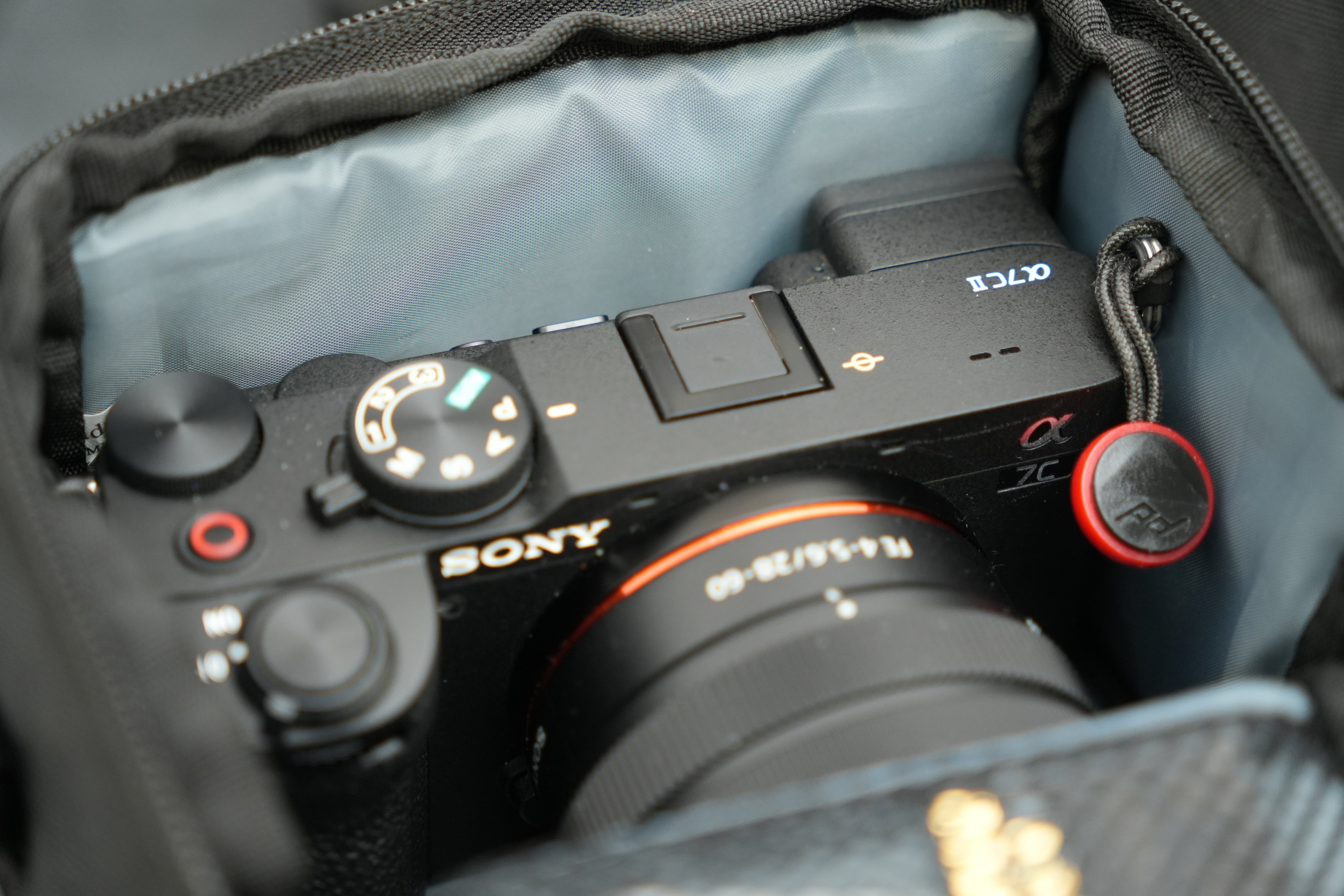 レビュー】SONY α7cIIのレンズキット用のカメラバッグ｜物欲名古屋人