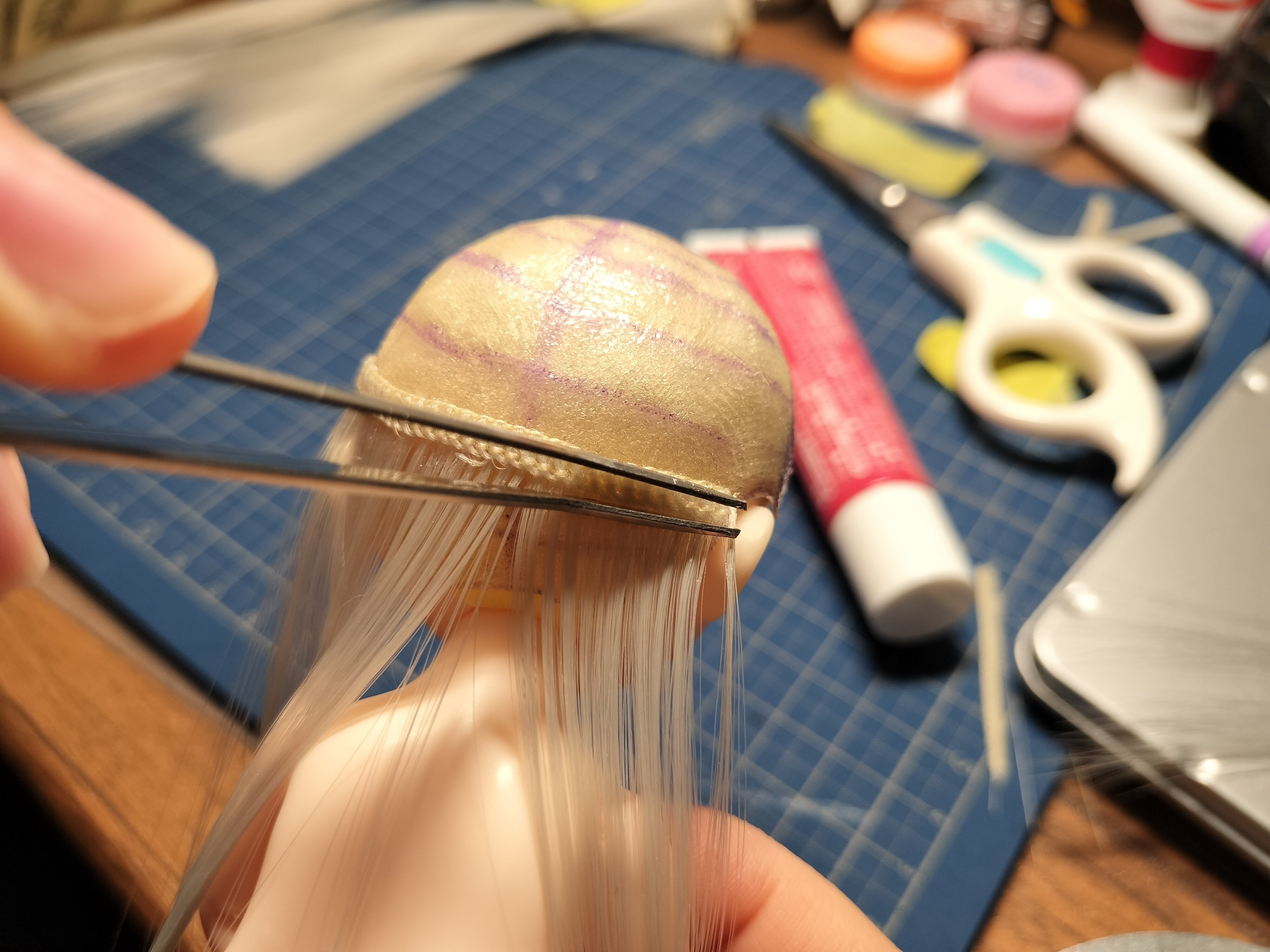 100均の材料でキャラドール作る(④ベースのストレートウィッグを
