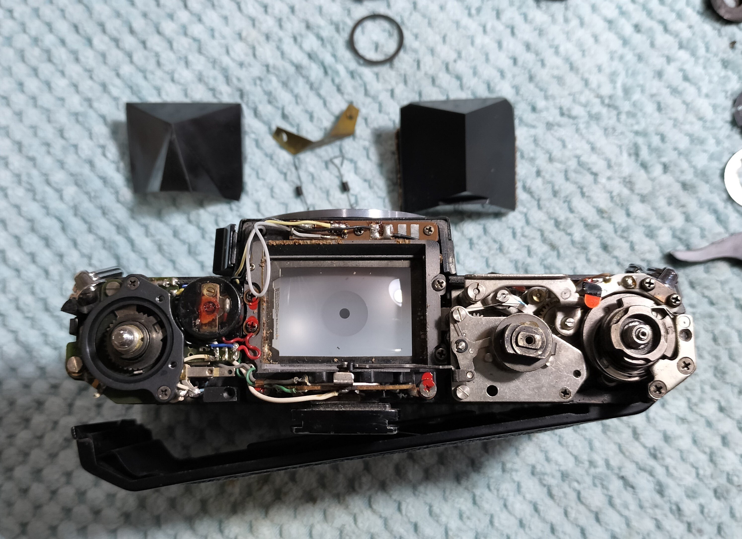 Pentax ESiiの分解|フィルムカメラ修理のアクアカメラ Pentax ESiiの分解|フィルムカメラ修理のアクアカメラ