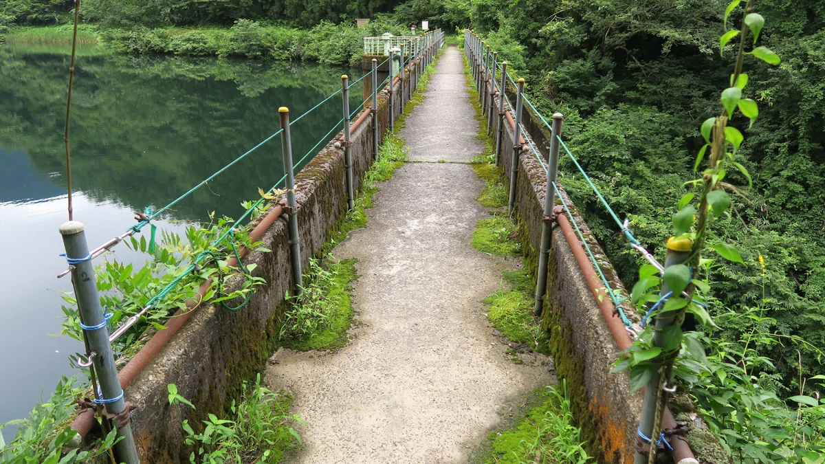 加茂市水道貯水池2号 新潟県 手摺