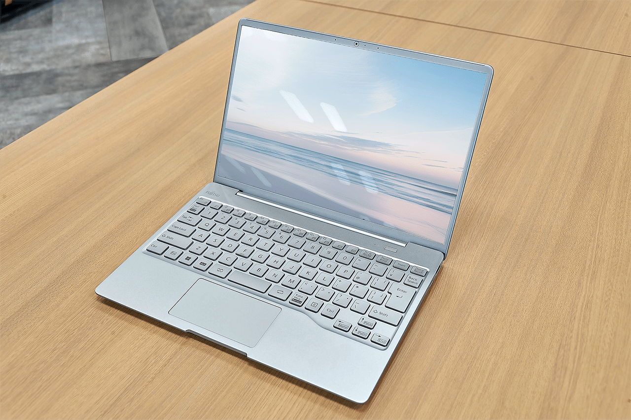 富士通 モバイルノートPC FMVC77H3LE(クラウドブルー) FMV LIFEBOOK CH75/H3 FMVC75H3L [クラウドブルー]の製品画像 - 価格.com