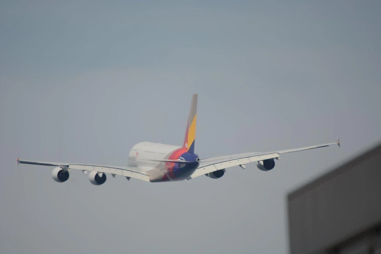 アシアナ航空の世界最大の旅客機“エアバスA380”の思い出のシーン(KIX