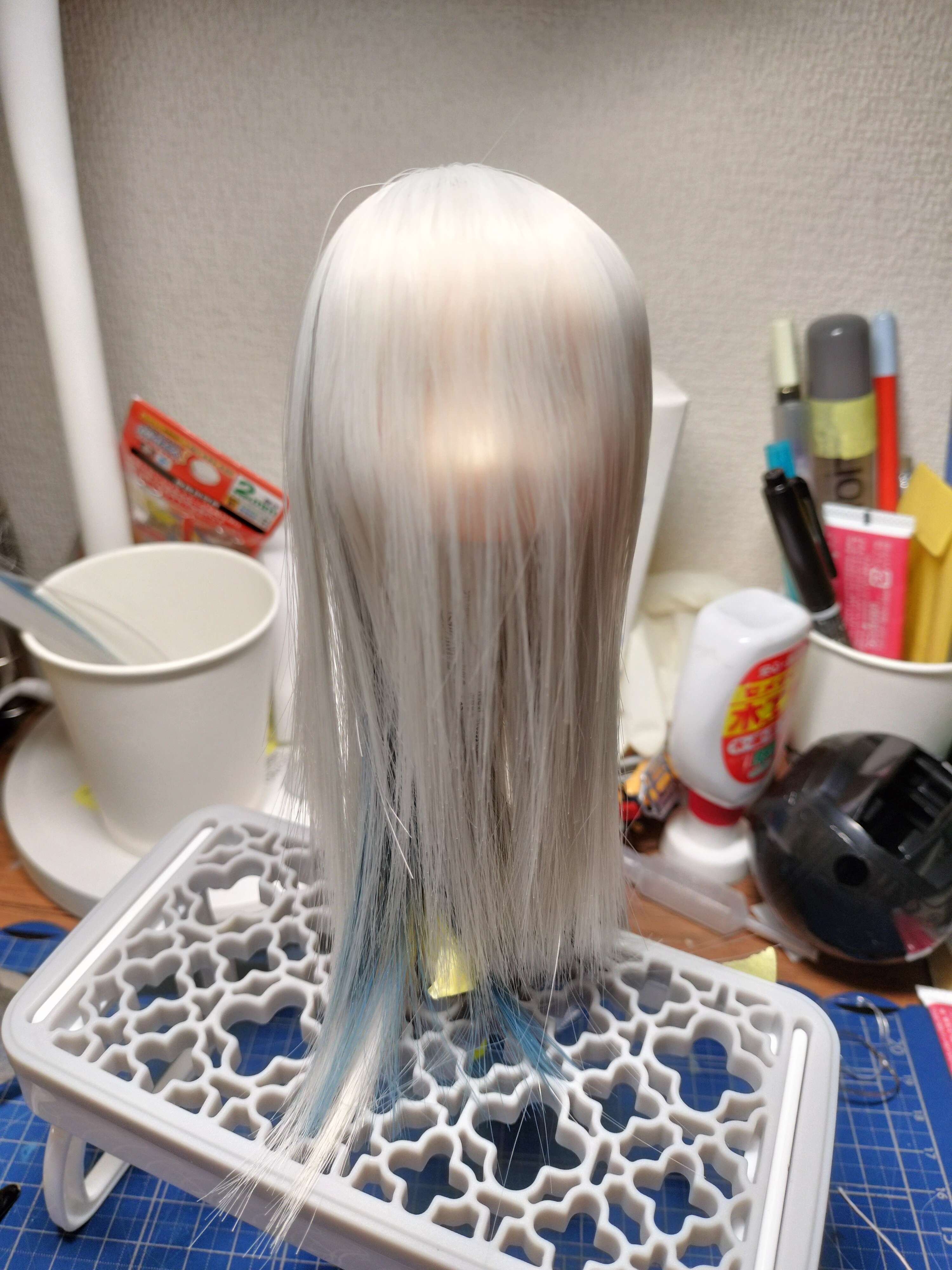 100均の材料でキャラドール作る(④ベースのストレートウィッグを