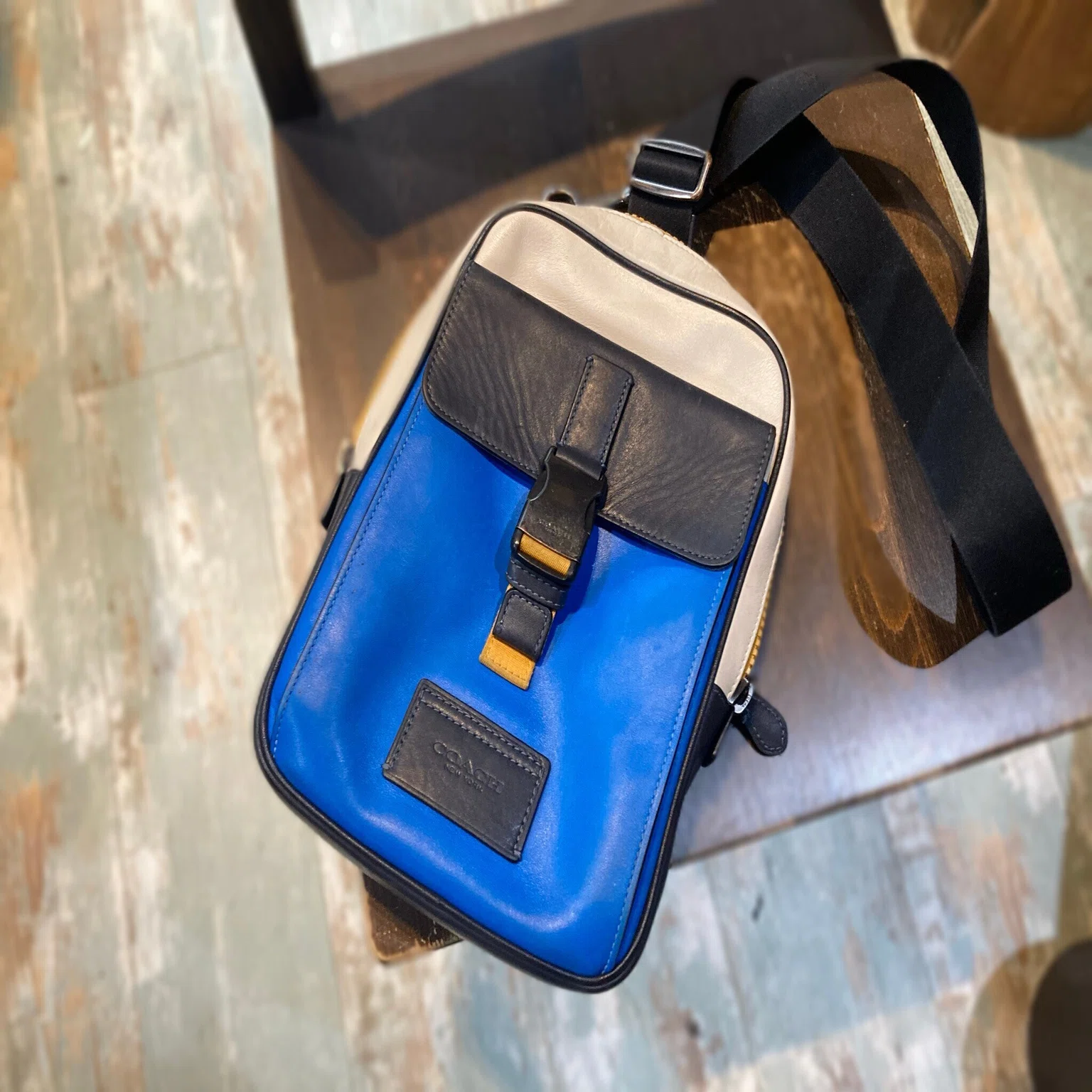 ストラップ根付補修】COACH(コーチ)ボディバッグのショルダー 