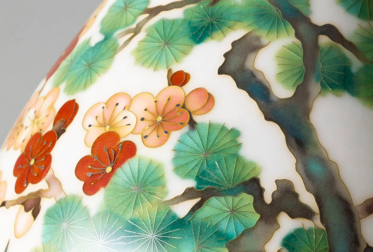 ［珍品］安藤七宝燒 緑透釉　口と底の包みは純銀です　高さ26cm 送料込み 七宝焼の未来と安藤七宝店の挑戦について｜ando-shippo