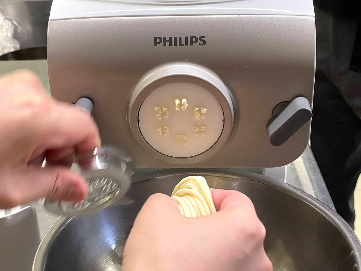 ④PHILIPS ヌードルメーカー HR2365/01／昭和の「家電製麺機」を愛でる 