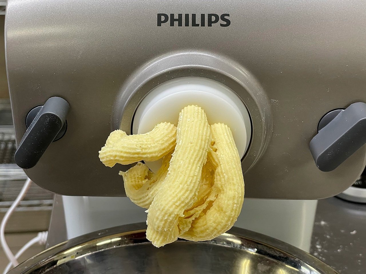 ④PHILIPS ヌードルメーカー HR2365/01/昭和の「家電製麺機」を ④PHILIPS ヌードルメーカー HR2365/01/昭和の「家電製麺機」を