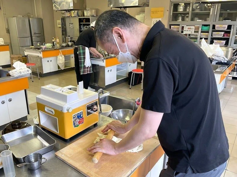 ①東芝めん打ち機 SE-400／昭和の「家電製麺機」を愛でる会｜玉置標本