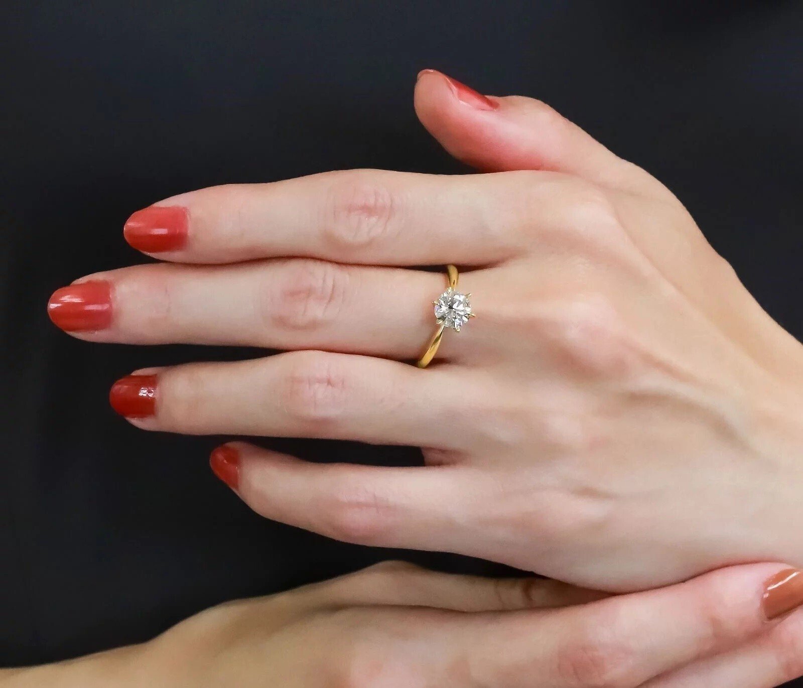 10万円台でハイグレードな1カラットが買える！！天然と同じ成分、構造