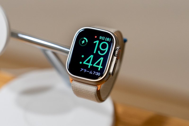 Apple Watchを高速充電している様子