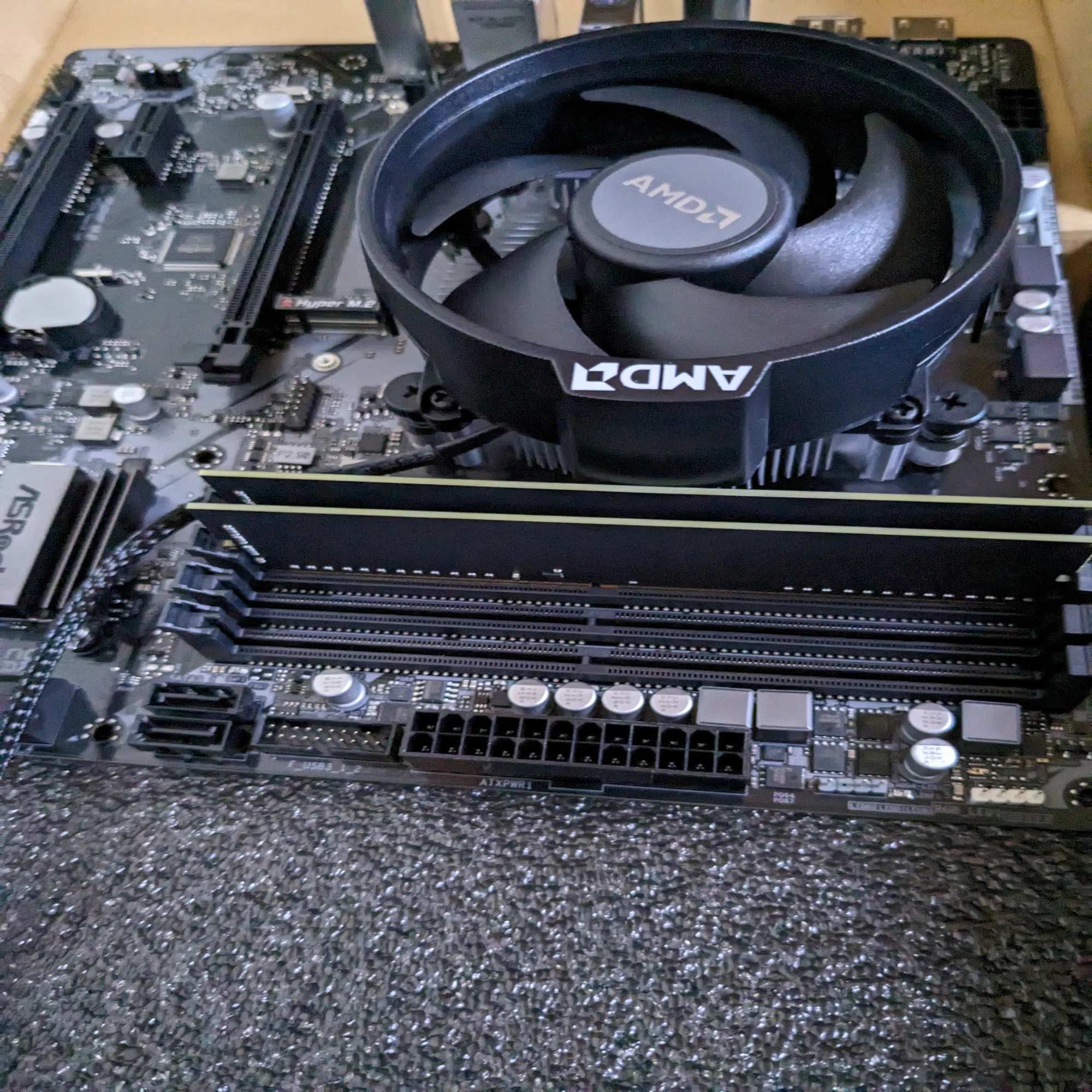 自作ゲーミングPC（Ryzen5 RADEON5600XT SSD）SandyBridgeからRyzen5 