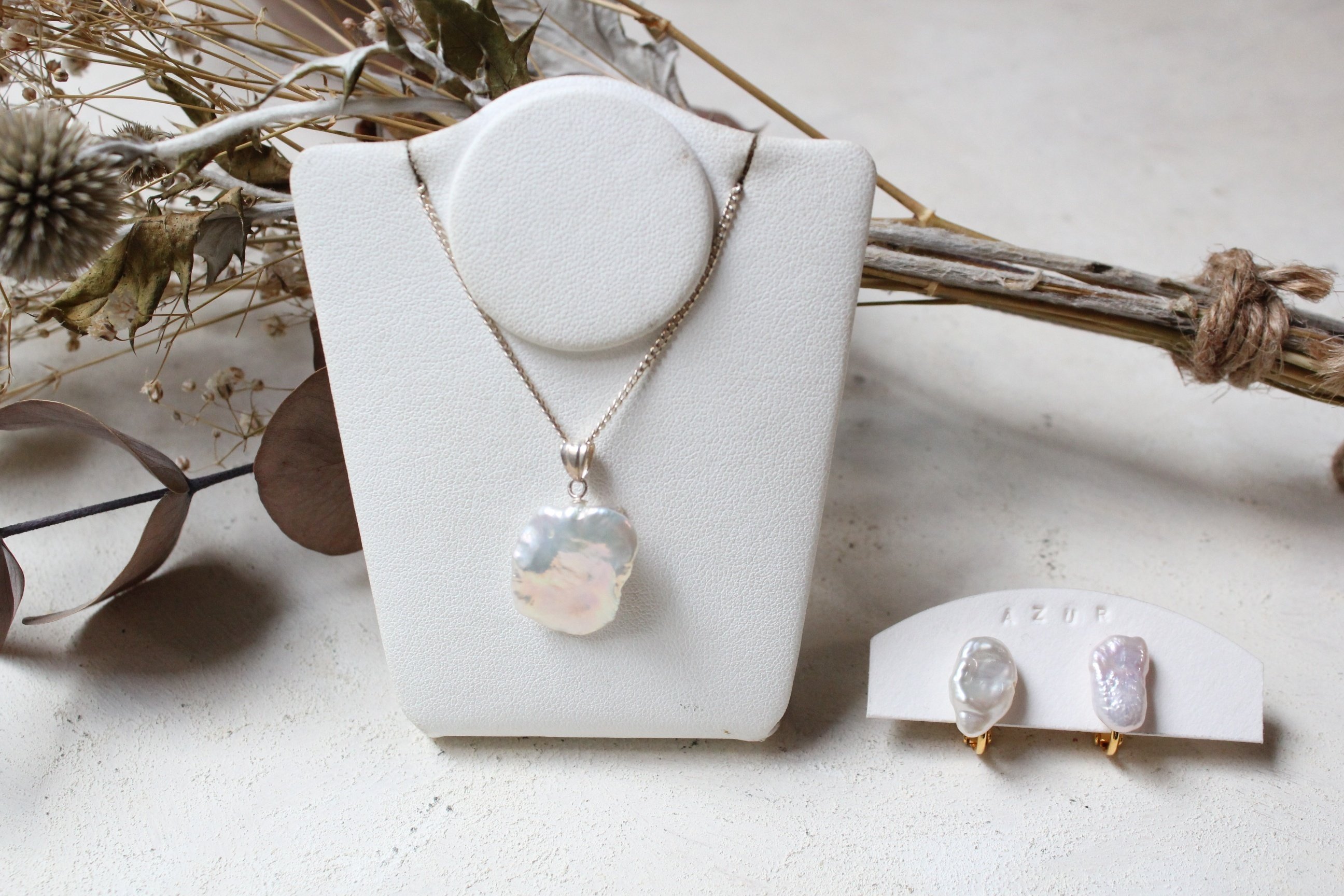 ケシパールのアクセサリーのご紹介｜azur.jewelry｜金属と石の