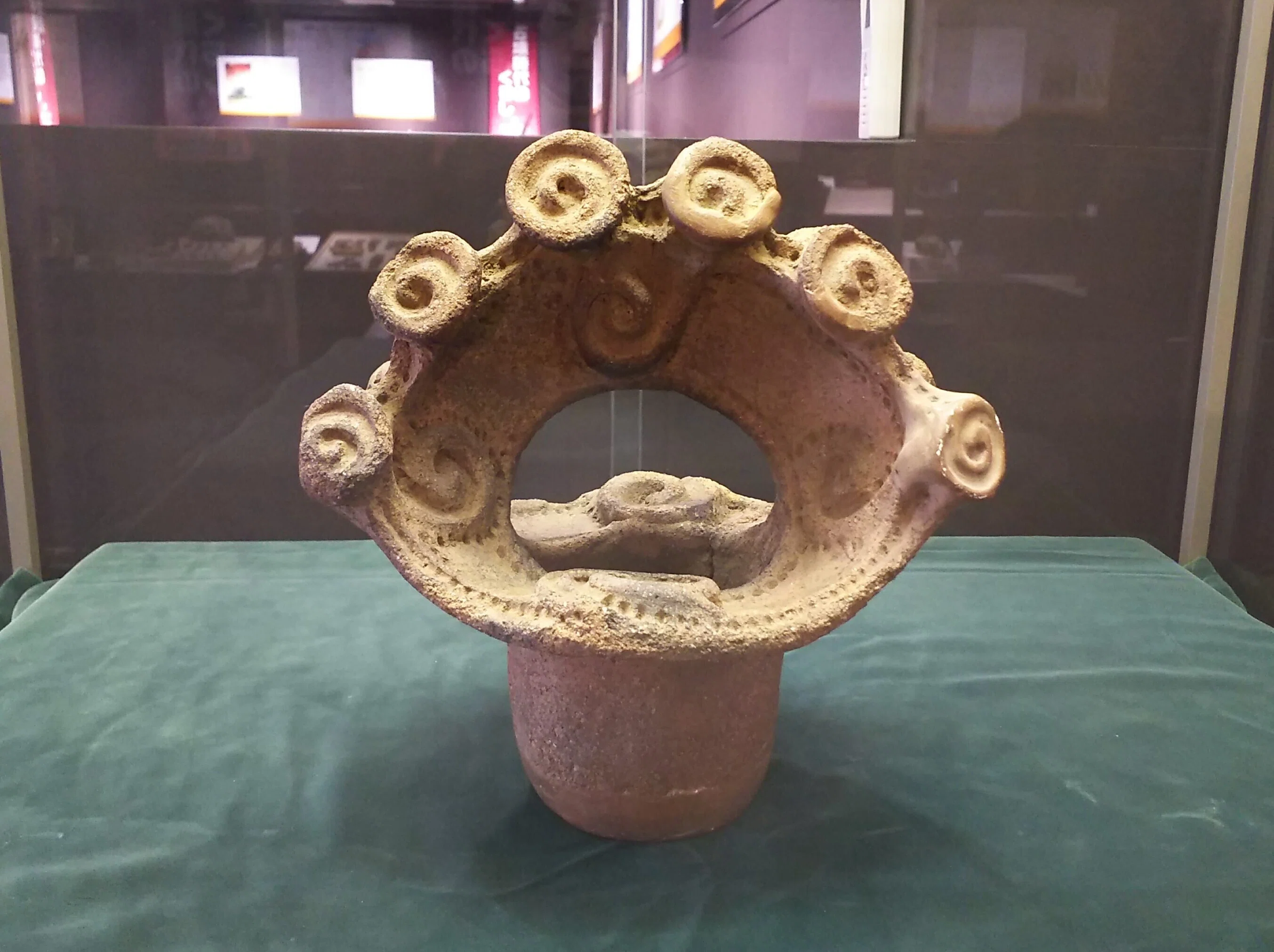 星降る中部高地 縄文の笑顔｜岡谷美術考古館｜つきふね