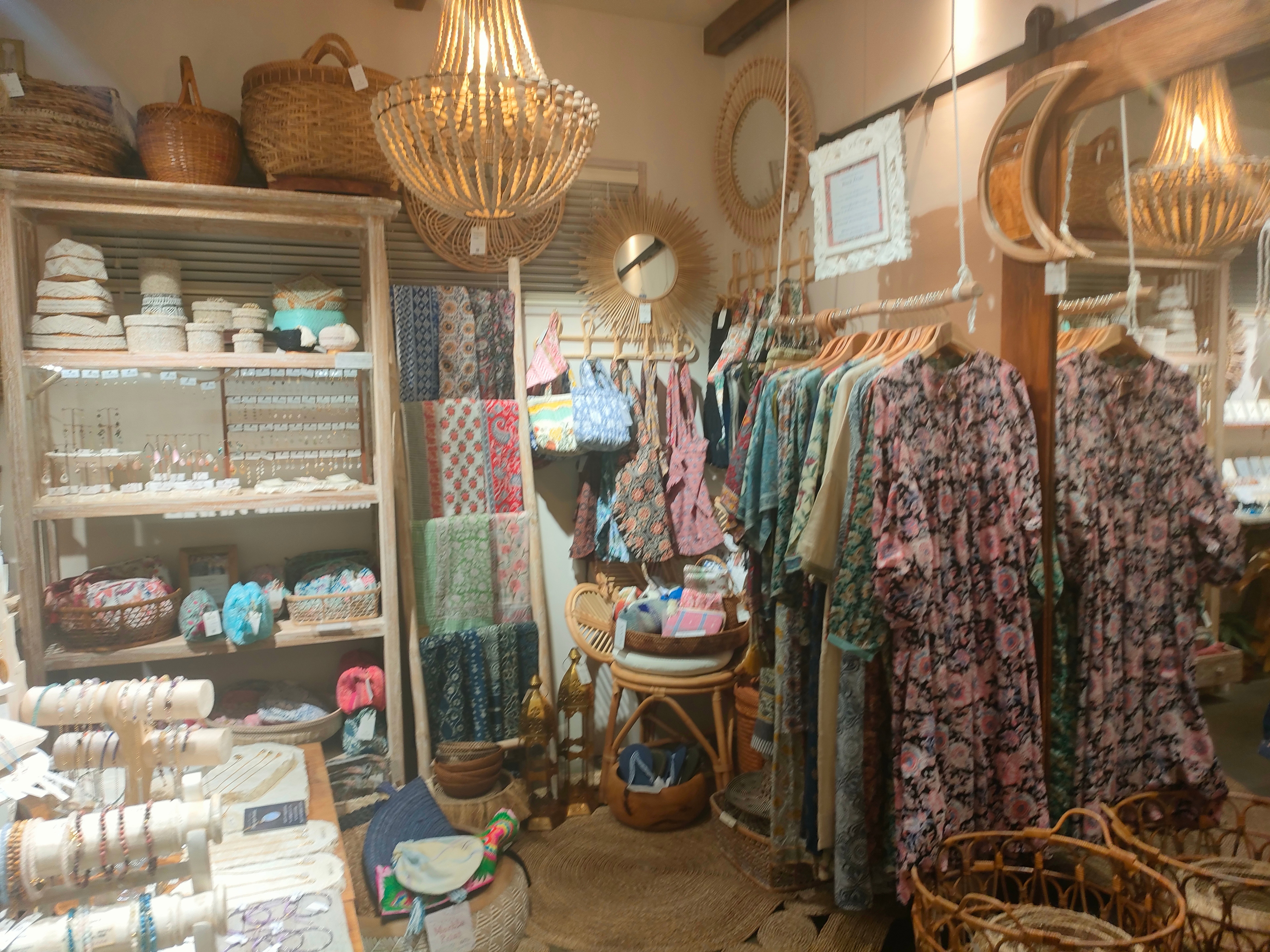 天然石アクセサリー＆ナチュラル癒し雑貨 虹のかけ橋｜shanthi-usui