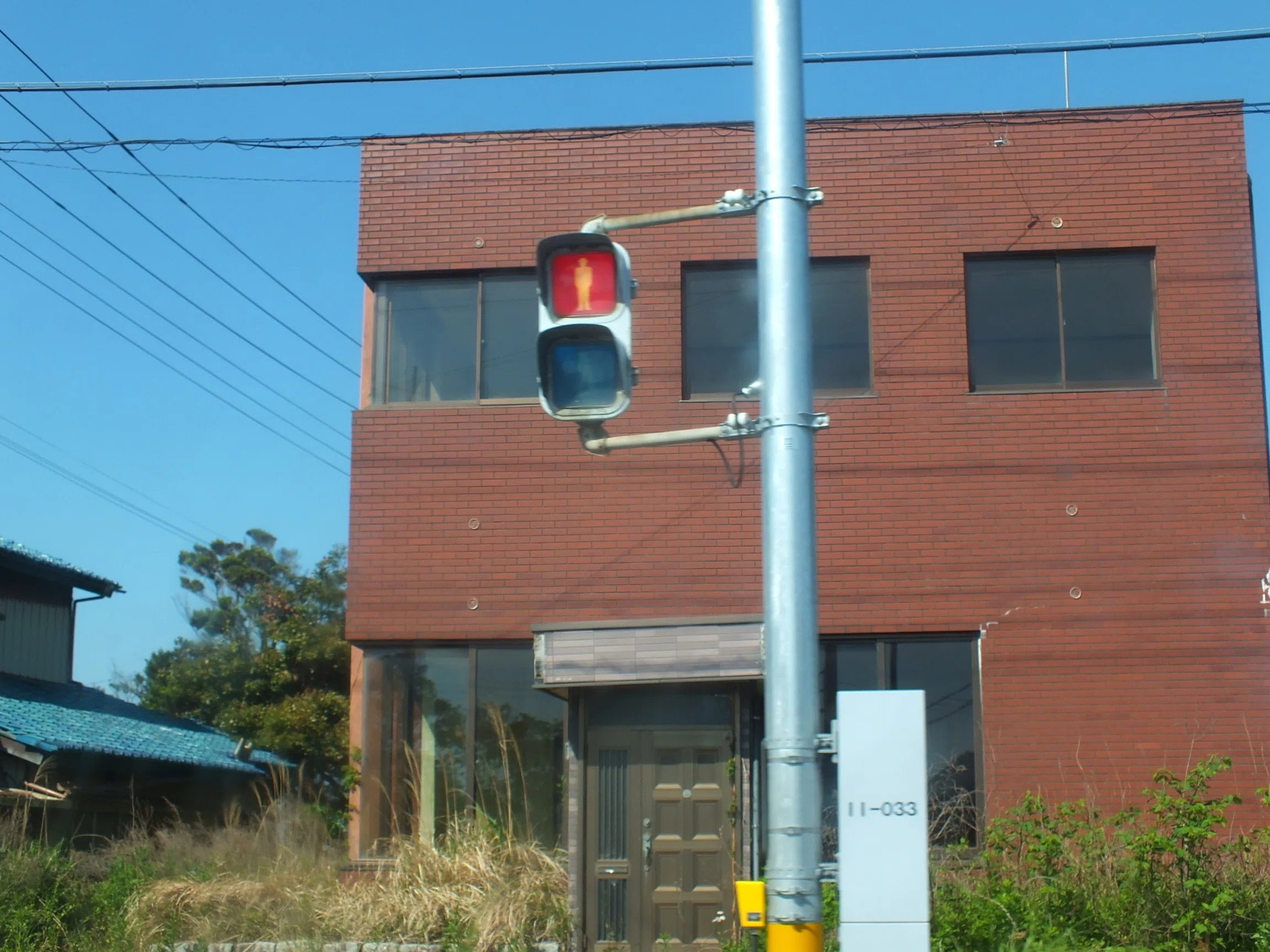 鉾田市上沢(かみさわ)の小糸D型スフェリカルレンズの押ボタン式信号