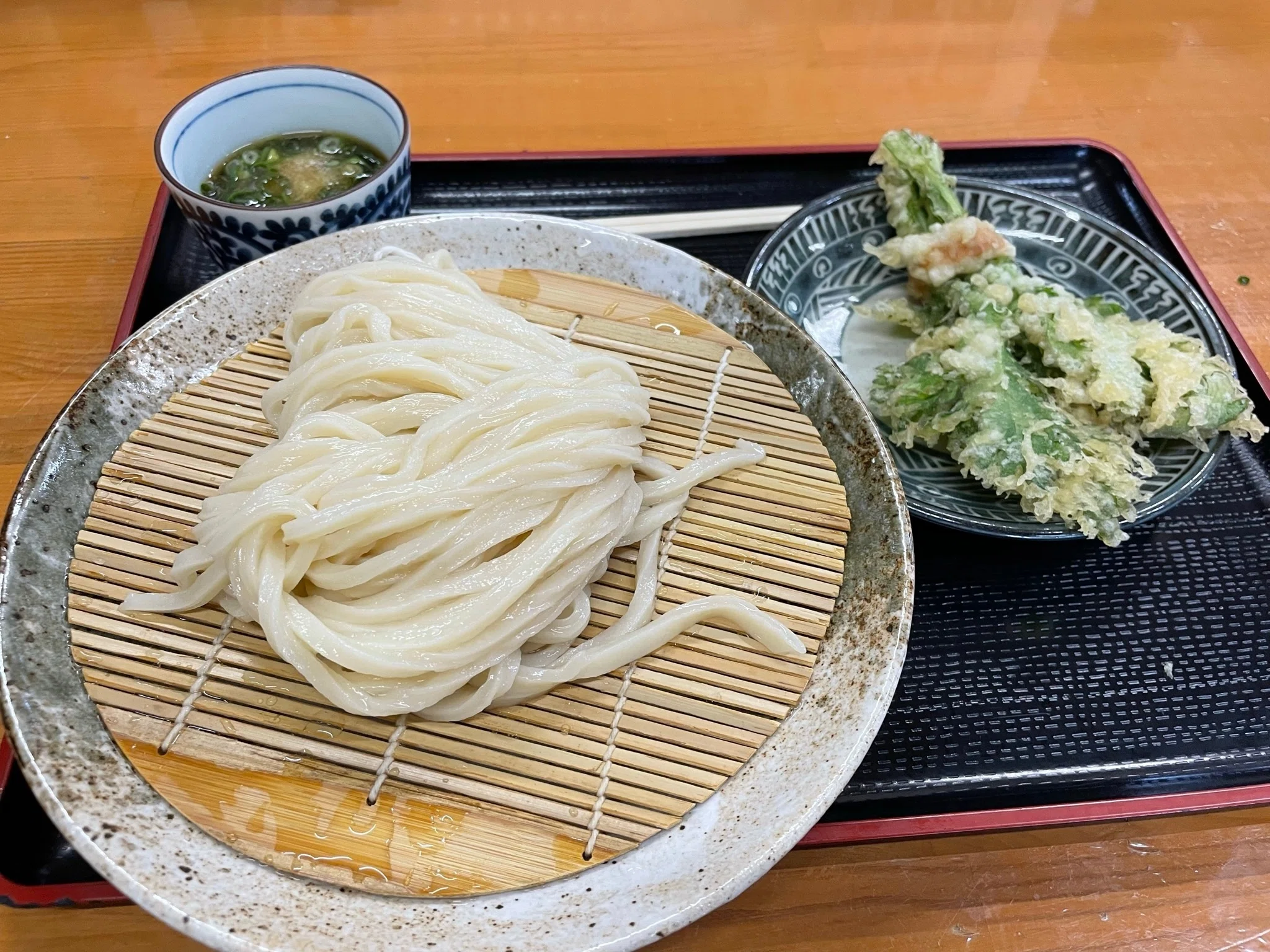 香川で讃岐うどんと高松盆栽を堪能 ～讃岐うどん編～｜駒瀬元洋