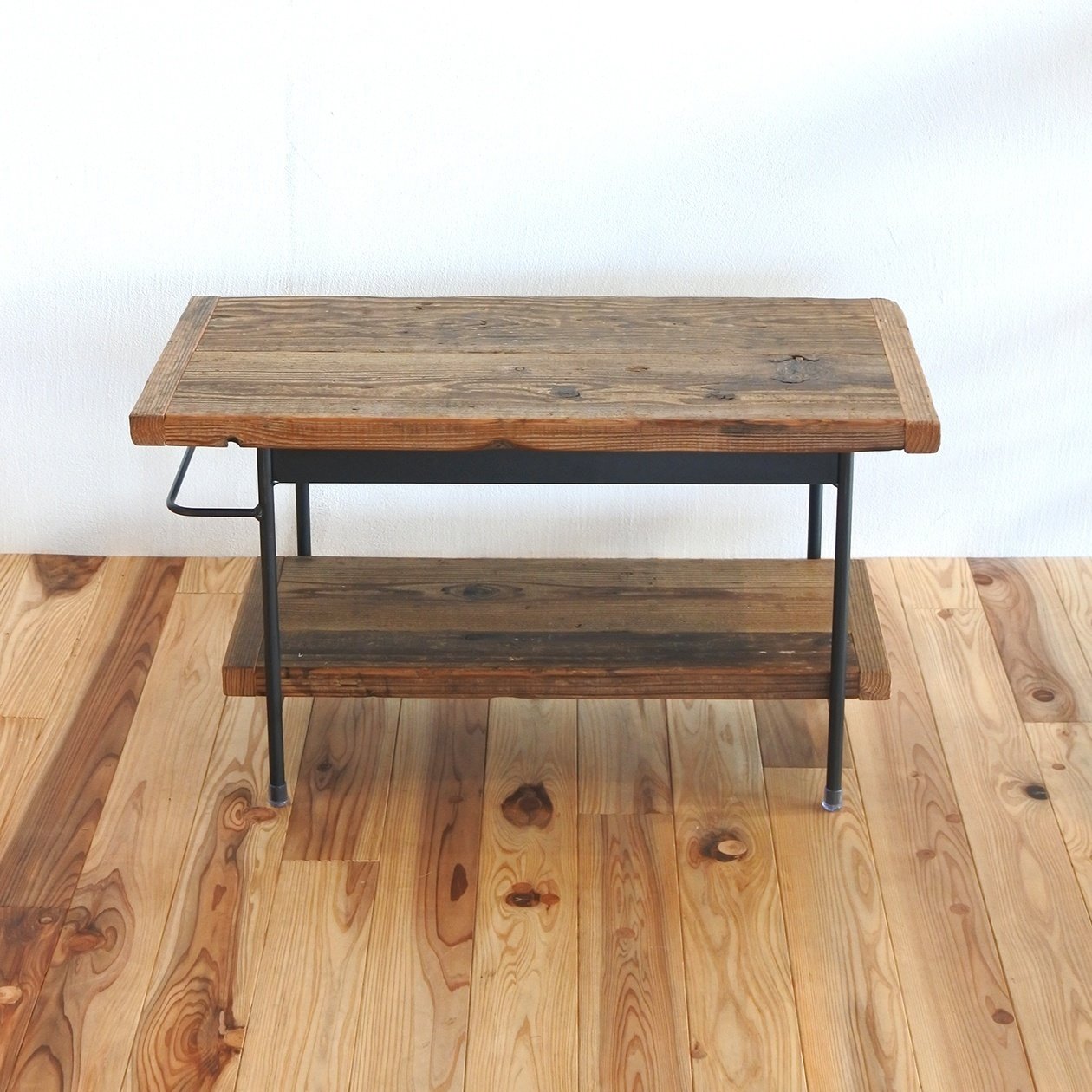 足場板のリビングテーブルできました｜鉄家具と暮らす