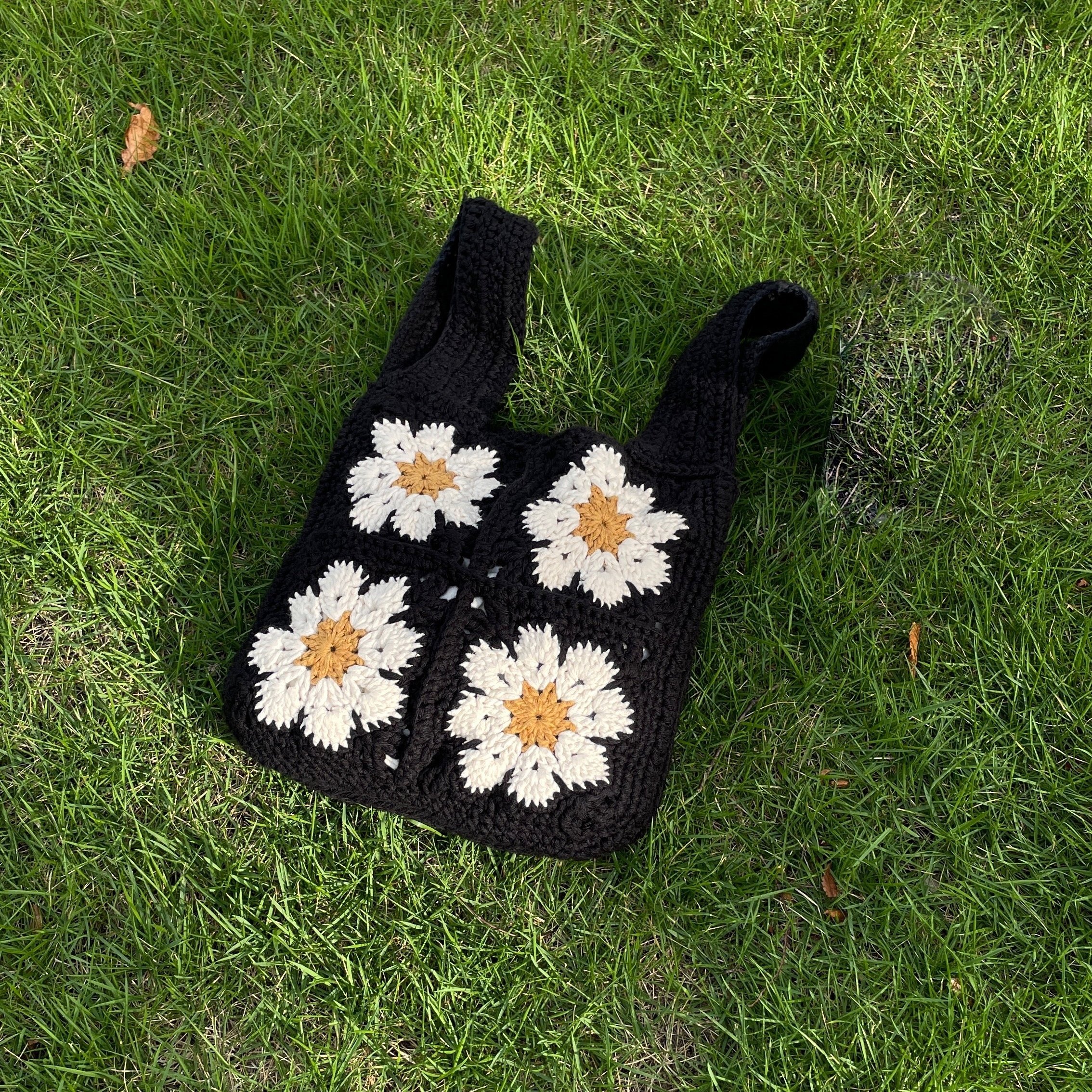 かぎ編みモチーフバック　グラニースクエア　ハンドメイド しぶく