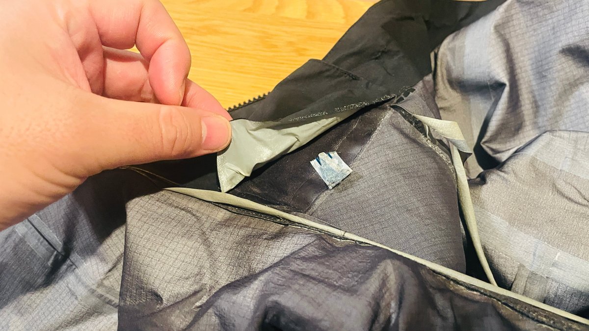 GORE-TEXジャケットを「シームテープ貼り替え」で修復してみた｜narumi 