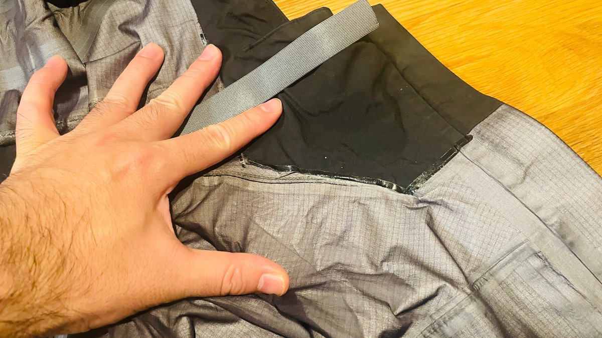 GORE-TEXジャケットを「シームテープ貼り替え」で修復してみた｜narumi 