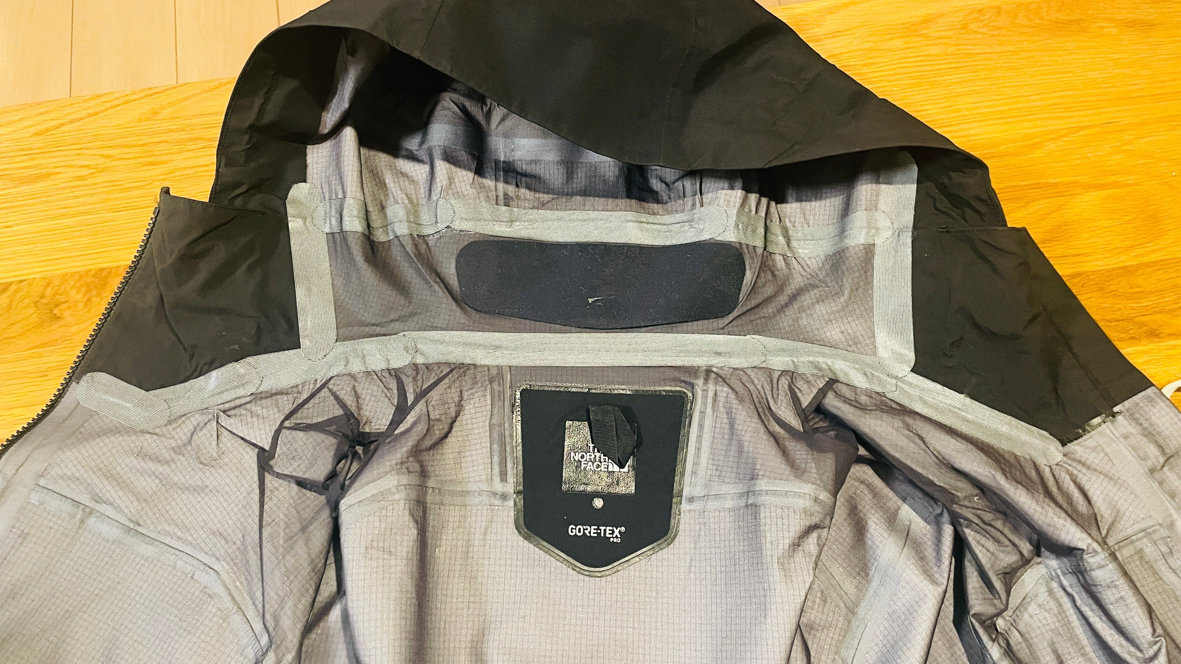 GORE-TEXジャケットを「シームテープ貼り替え」で修復してみた｜narumi