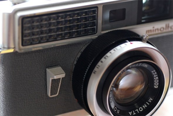 MINOLTA HI-MATIC SDカメラ☆ Favourite Cameras: Minolta Hi-Matic SD - Film AdvanceFilm Advance