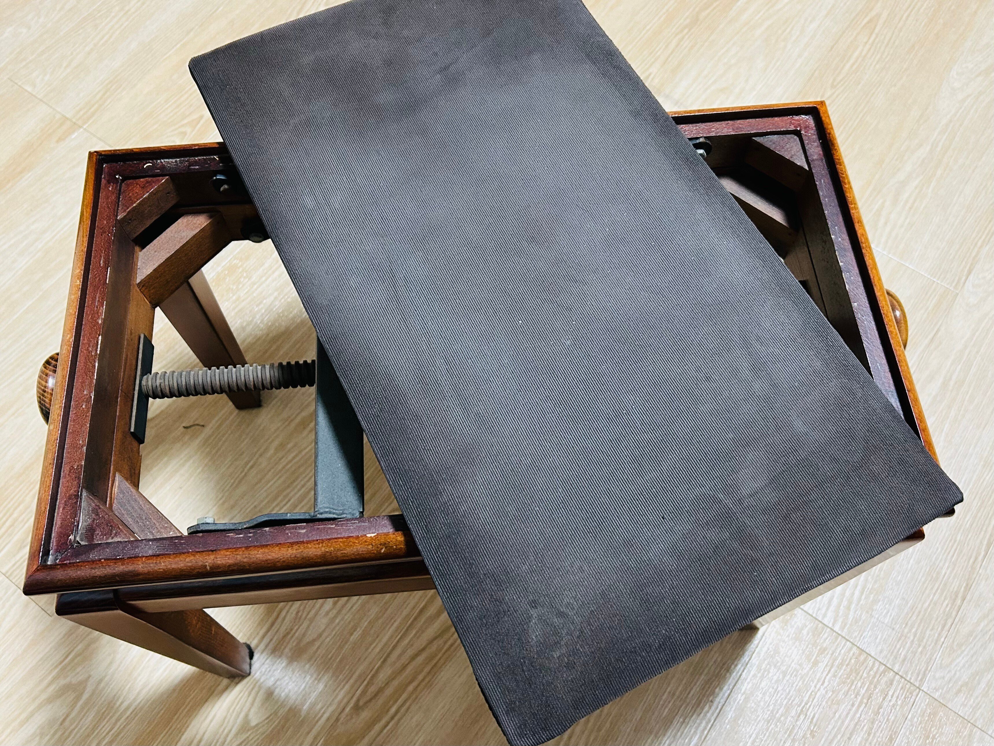 椅子の座面の張り替えをしました。｜AKIRA NAKAYAMA