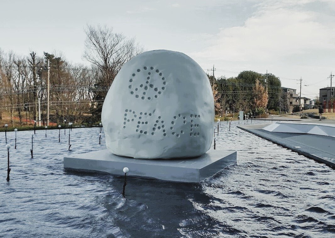 奈良美智の立体作品を2点｜ひろジーサン