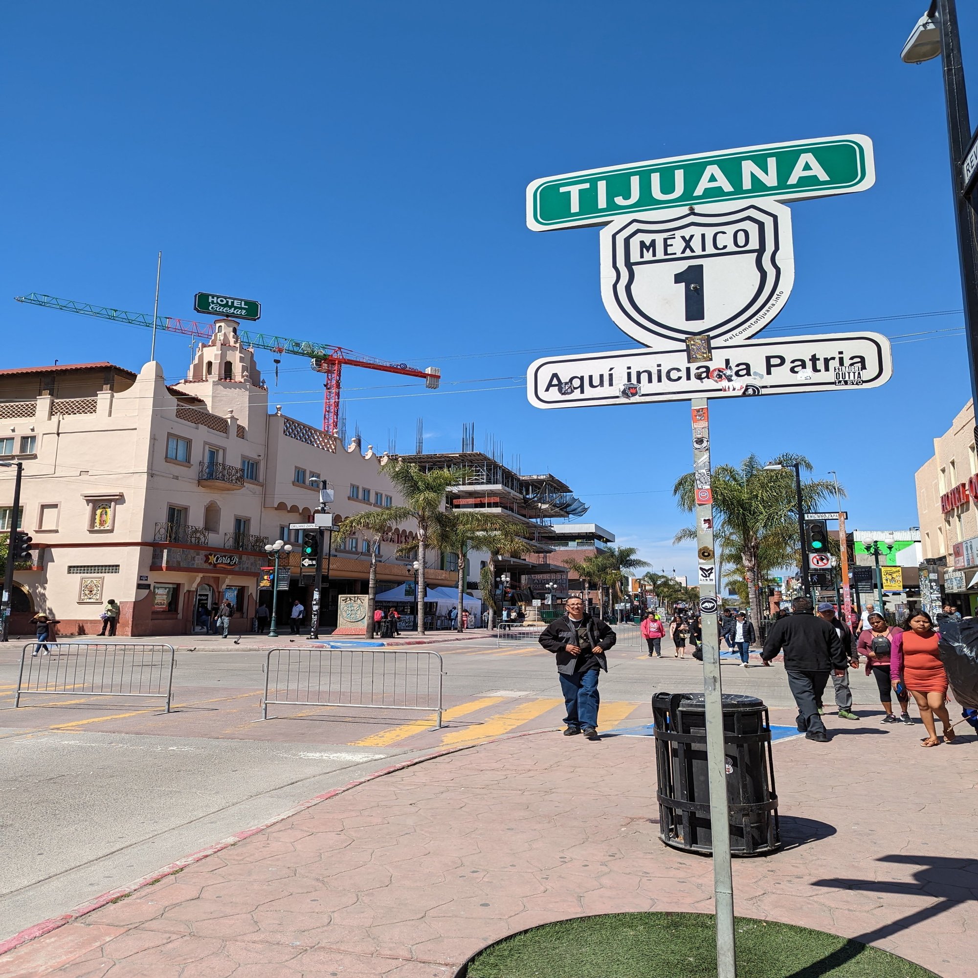 メキシコ国境の街、ティファナへ｜Yu, image size:1506x2000