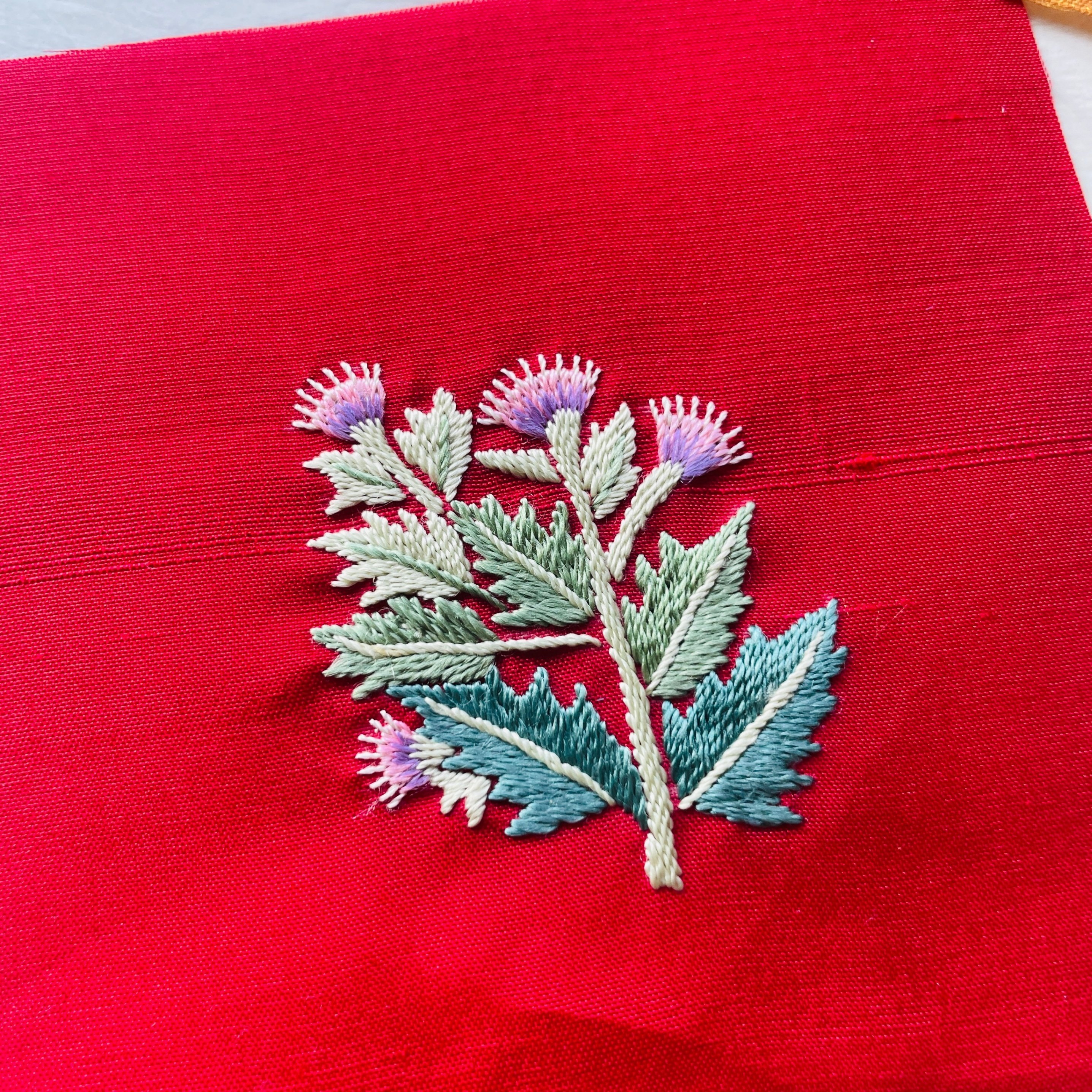 Amazon.co.jp: 韓国 手刺繍 百合と蝶絵画 高麗民藝社 手刺繍