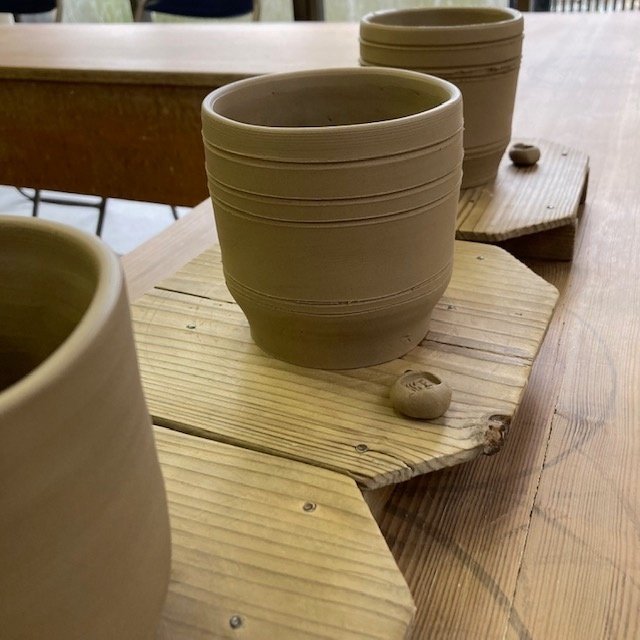 御本狂言袴数茶碗10客　八幡窯製 狂言袴（きょうげんばかま）茶碗｜朝日焼作陶館 asahisakuto