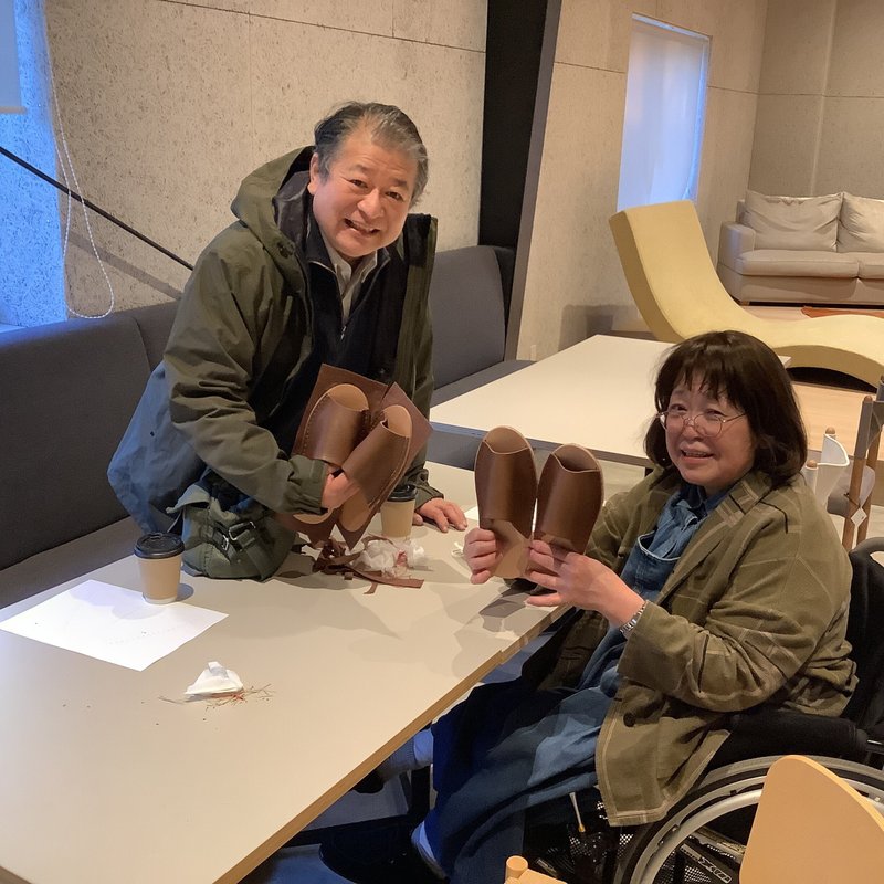 レザースリッパをつくるワークショップを開催しました｜ものづくり体験型施設「CREATIVE BASE FAB」