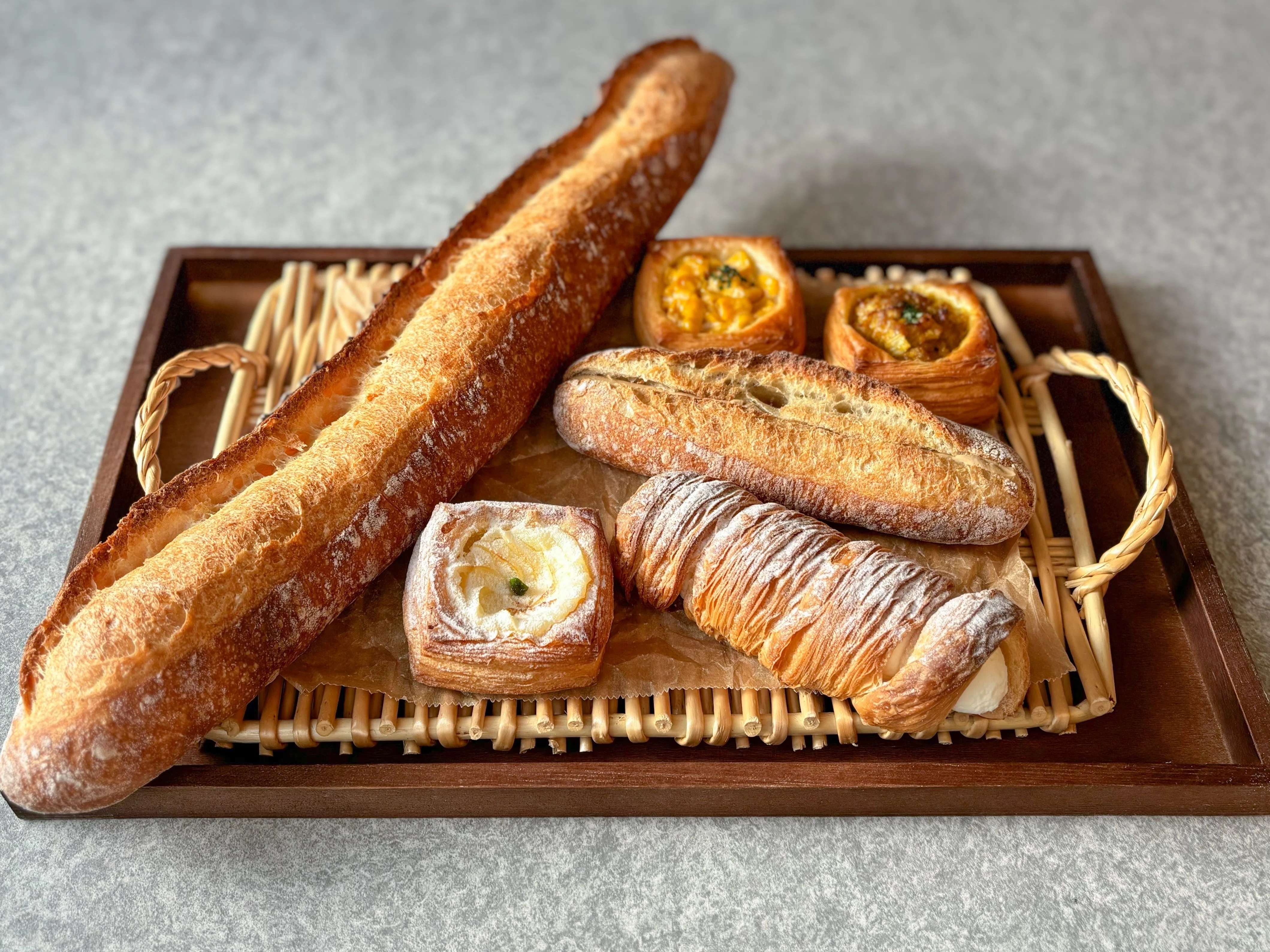 三鷹・カラスパン｜サクサクッと弾けとぶデニッシュ生地が鮮烈すぎた