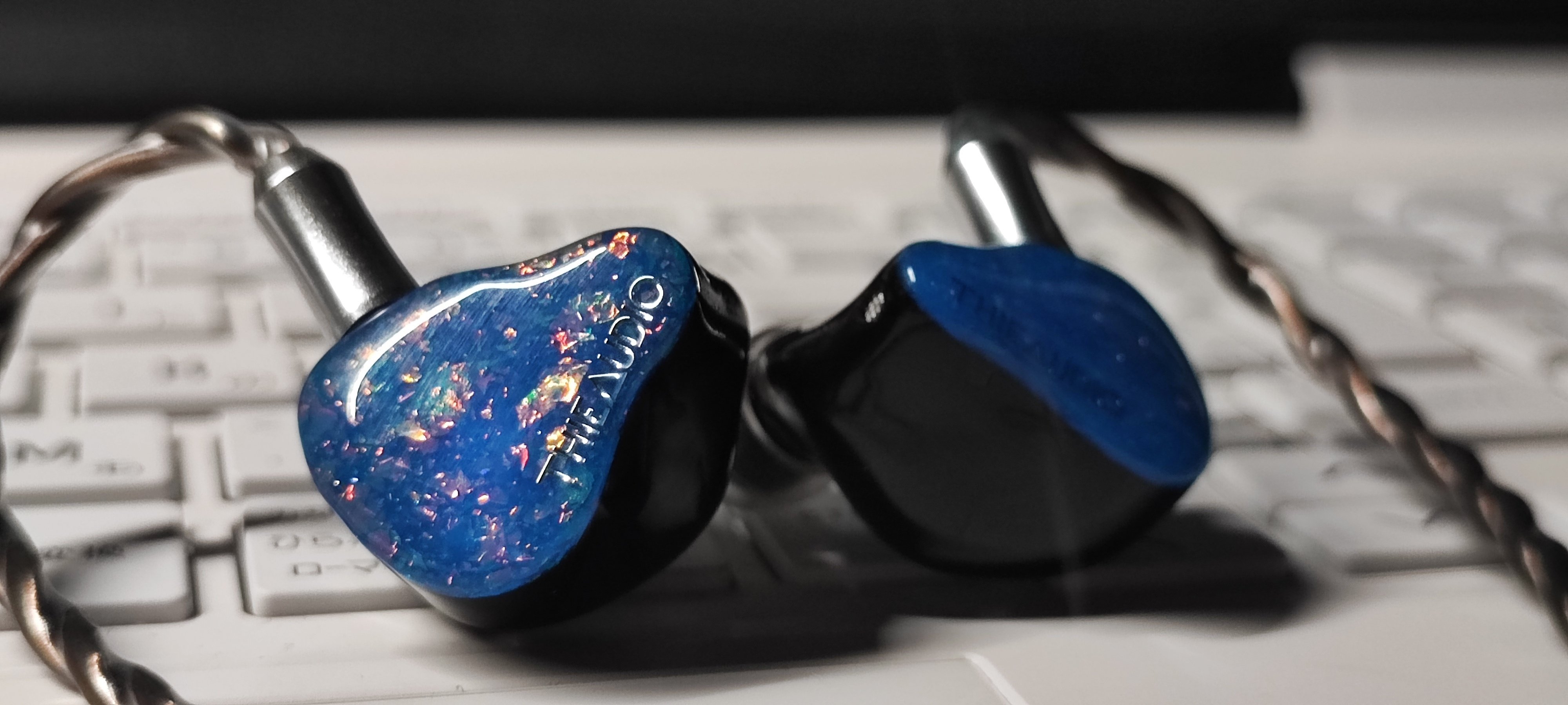THIEAUDIO セーオーディオ Hype 4 Black / e☆イヤホン