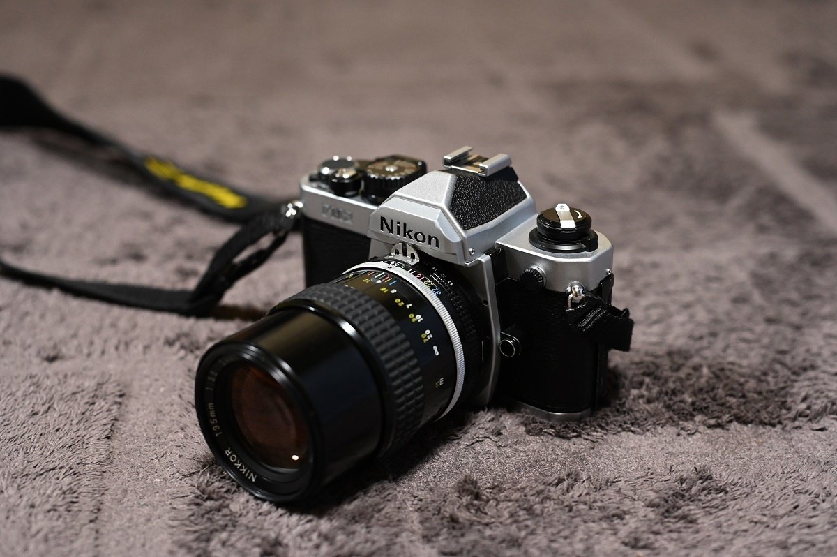 レンズ作例】白黒フィルムで135mm望遠スナップ -Ai Nikkor 135mm レンズ作例】白黒フィルムで135mm望遠スナップ -Ai Nikkor 135mm