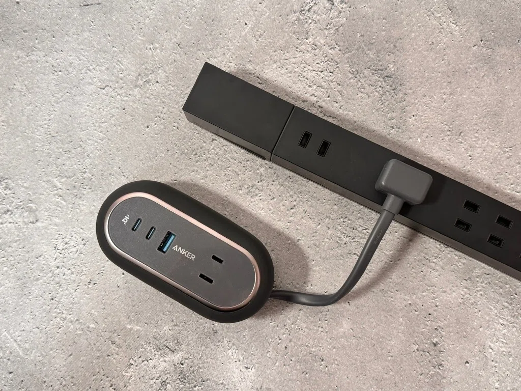 Anker 615 USB Power Stripレビュー：一番持運びやすいUSB付き電源